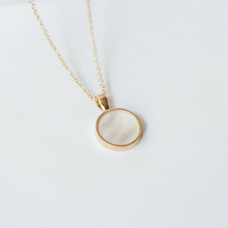 Mother-of-Pearl Circular Necklace - Image 3