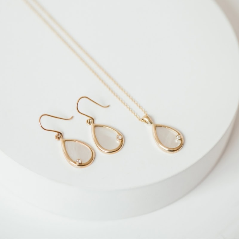 Mother-of-Pearl Drop Earrings - Image 4